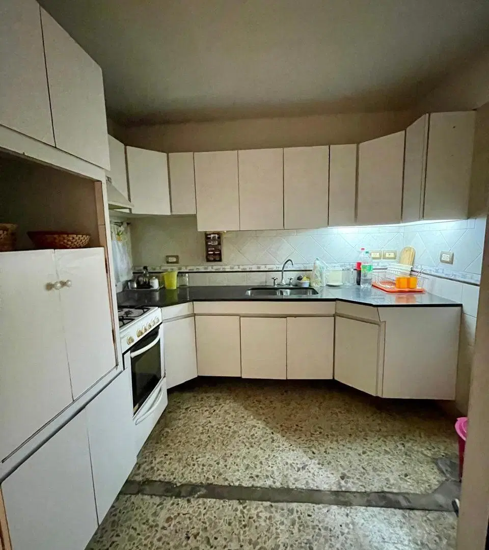 3 ambientes, planta baja con patio. EXCELENTE ESTADO 98 M2 2
