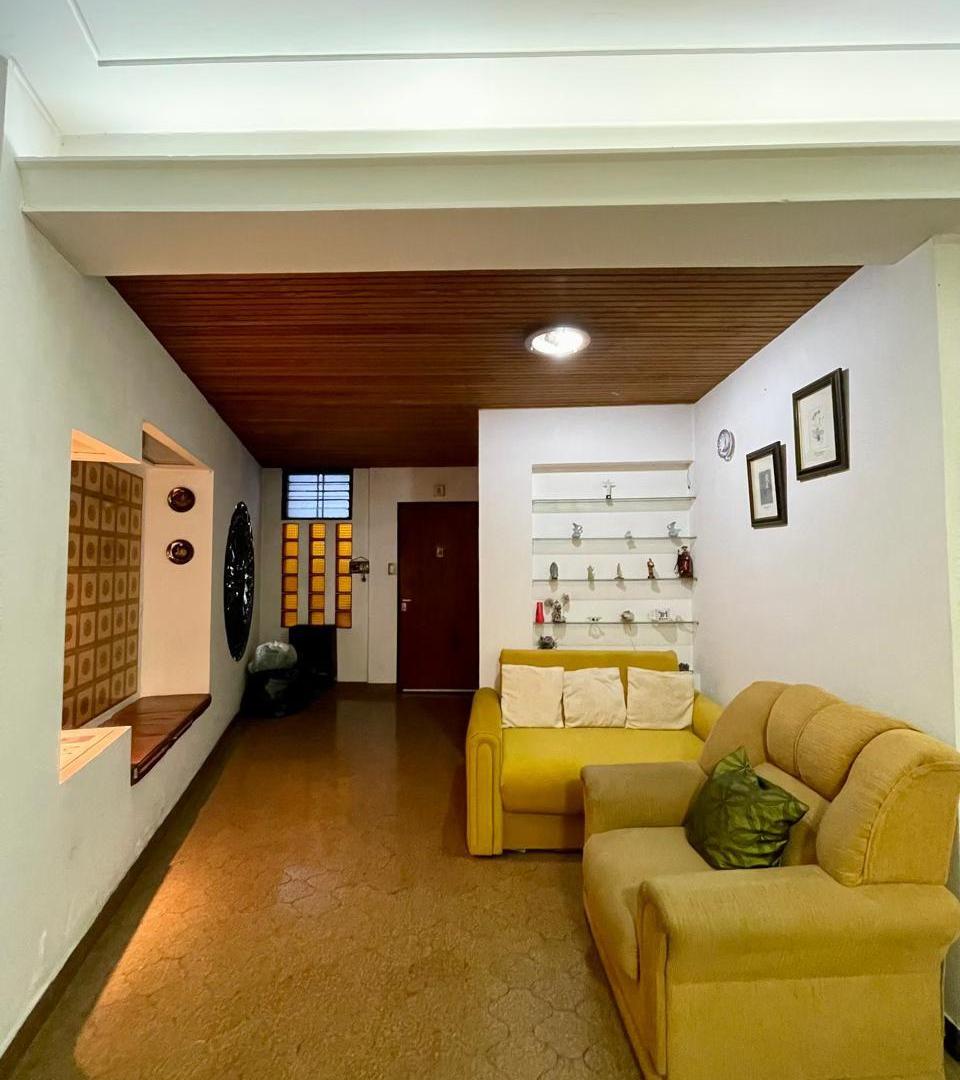 3 ambientes, planta baja con patio. EXCELENTE ESTADO 98 M2