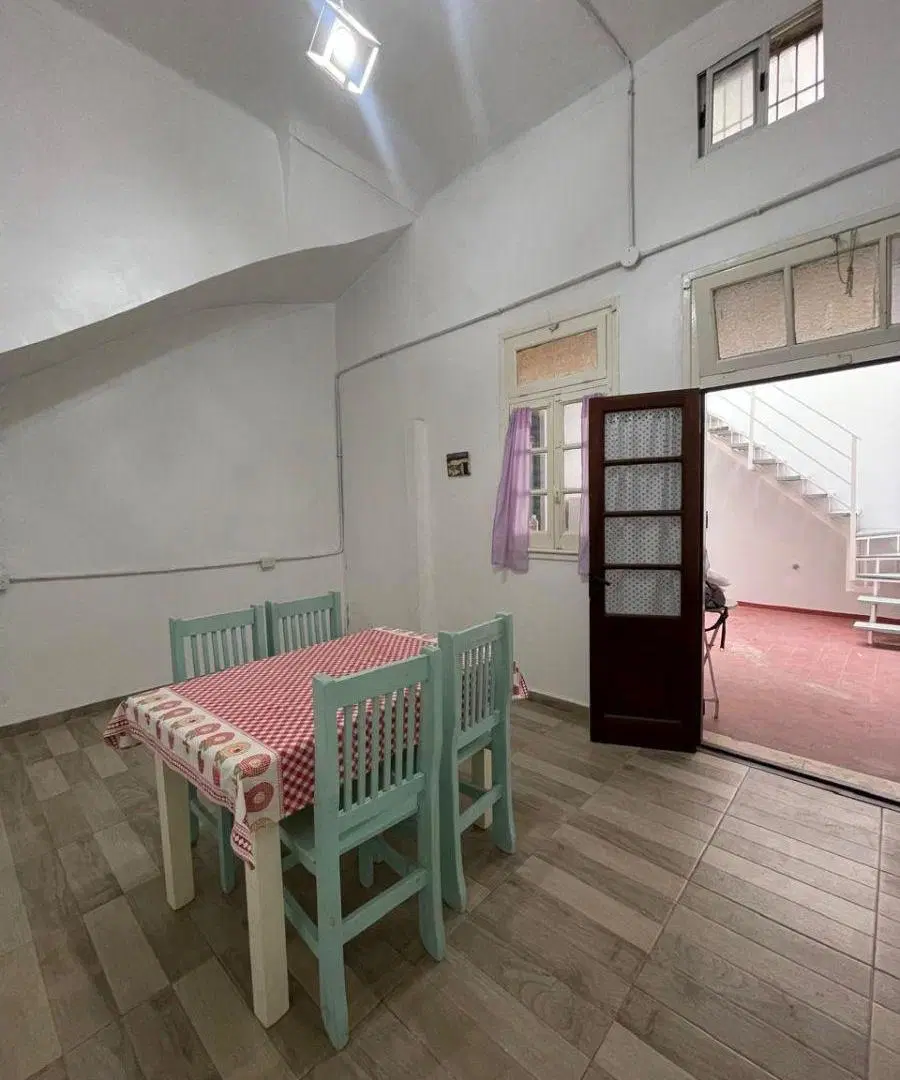 Monoambiente con patio y cocina separada 4