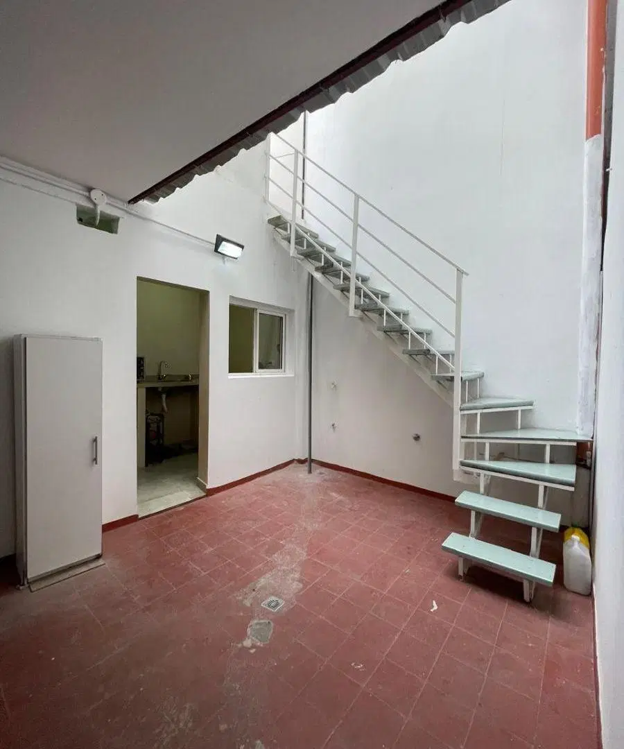 Monoambiente con patio y cocina separada 5