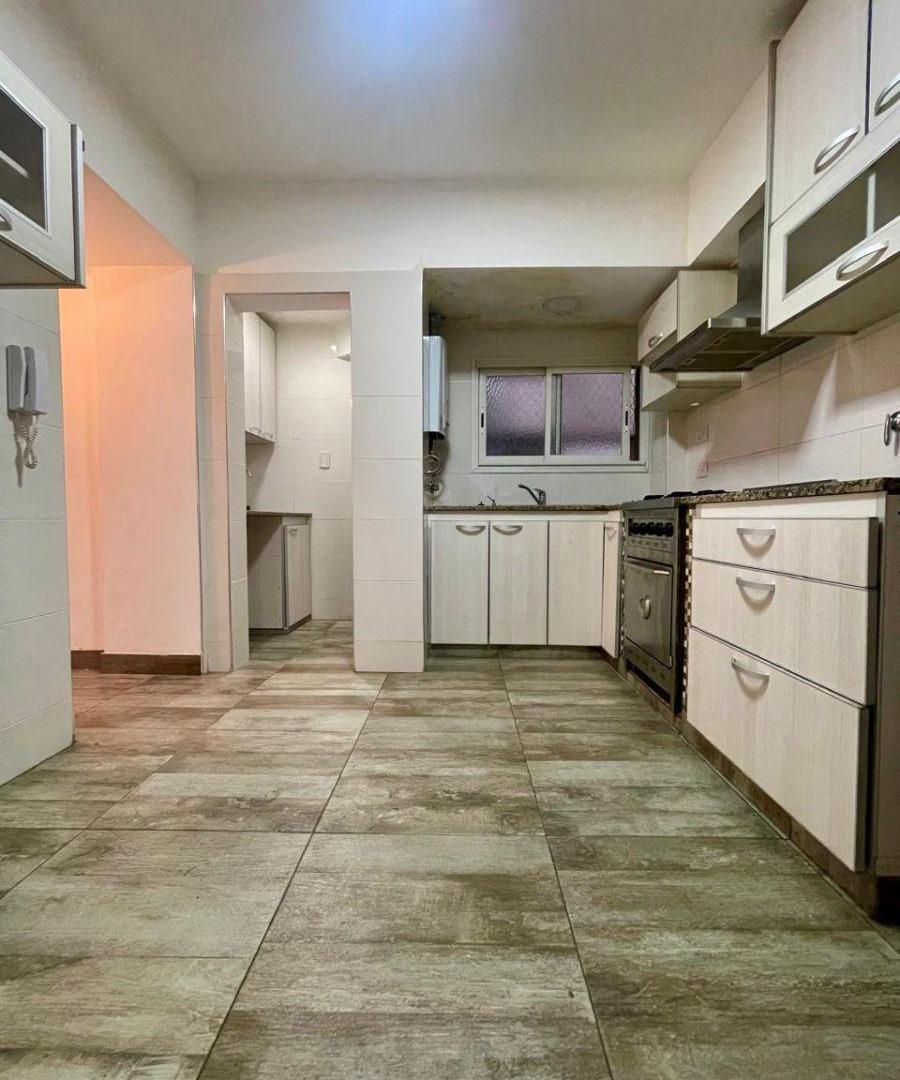 Foto de Departamento al frente 4 ambientes con balcon corrido, imagen 1