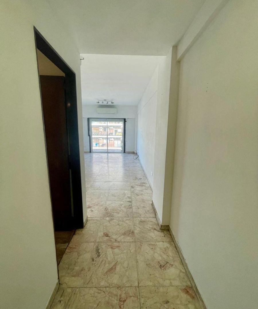 Foto de Departamento al frente 4 ambientes con balcon corrido, imagen 3