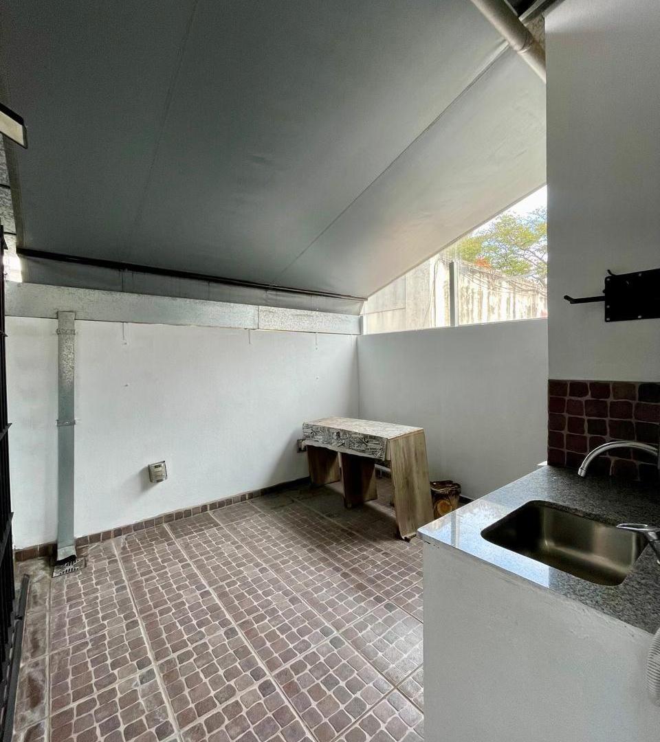 Foto de PH de 3 dormitorios y terraza con parrilla en venta en Barracas, imagen 2