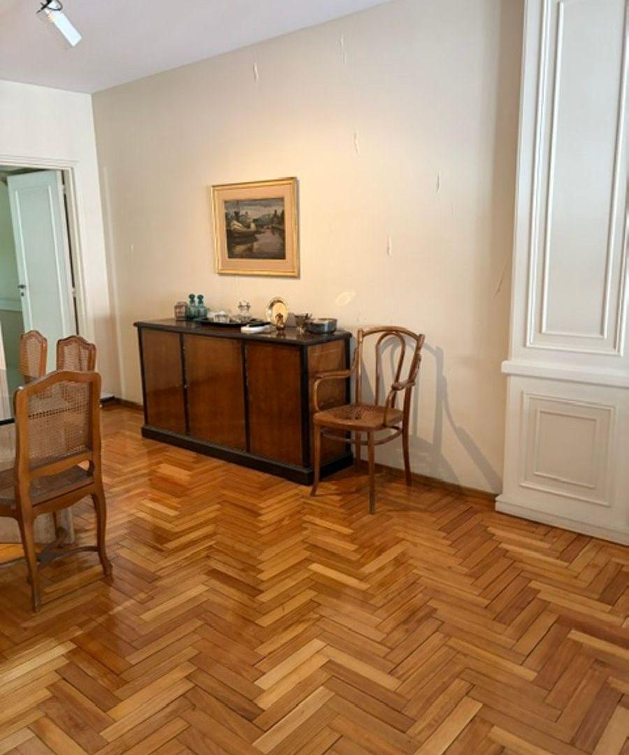 Foto de VENTA - PISO AL FRENTE DE 3 DORMITORIOS C/ DEPENDENCIA- COCHERA FIJA, imagen 1