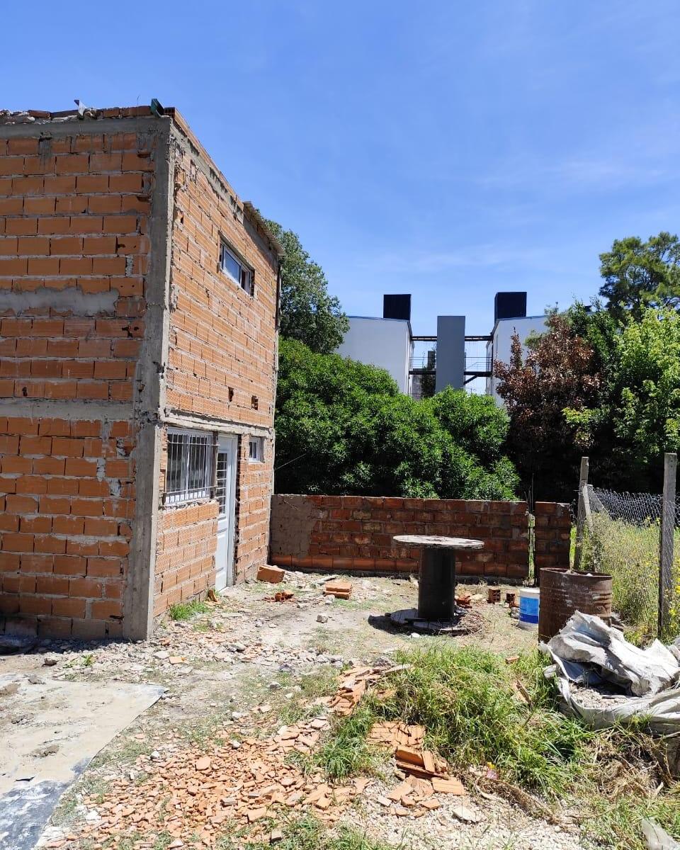 Terreno con Construcción de Casa a Terminar 5