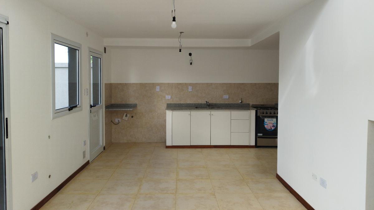 Foto de Departamento en Alquiler en Brandsen, imagen 4
