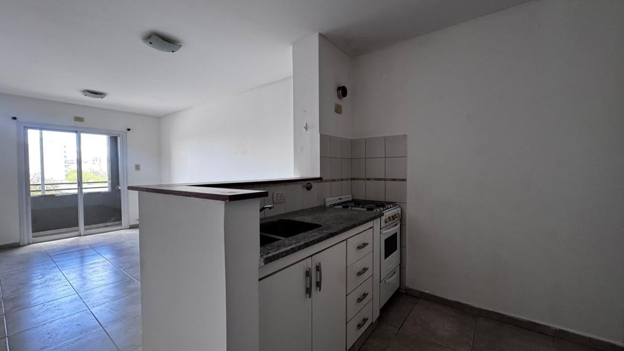 Foto de Departamento de 1 dormitorio con cochera en La Plata, imagen 5