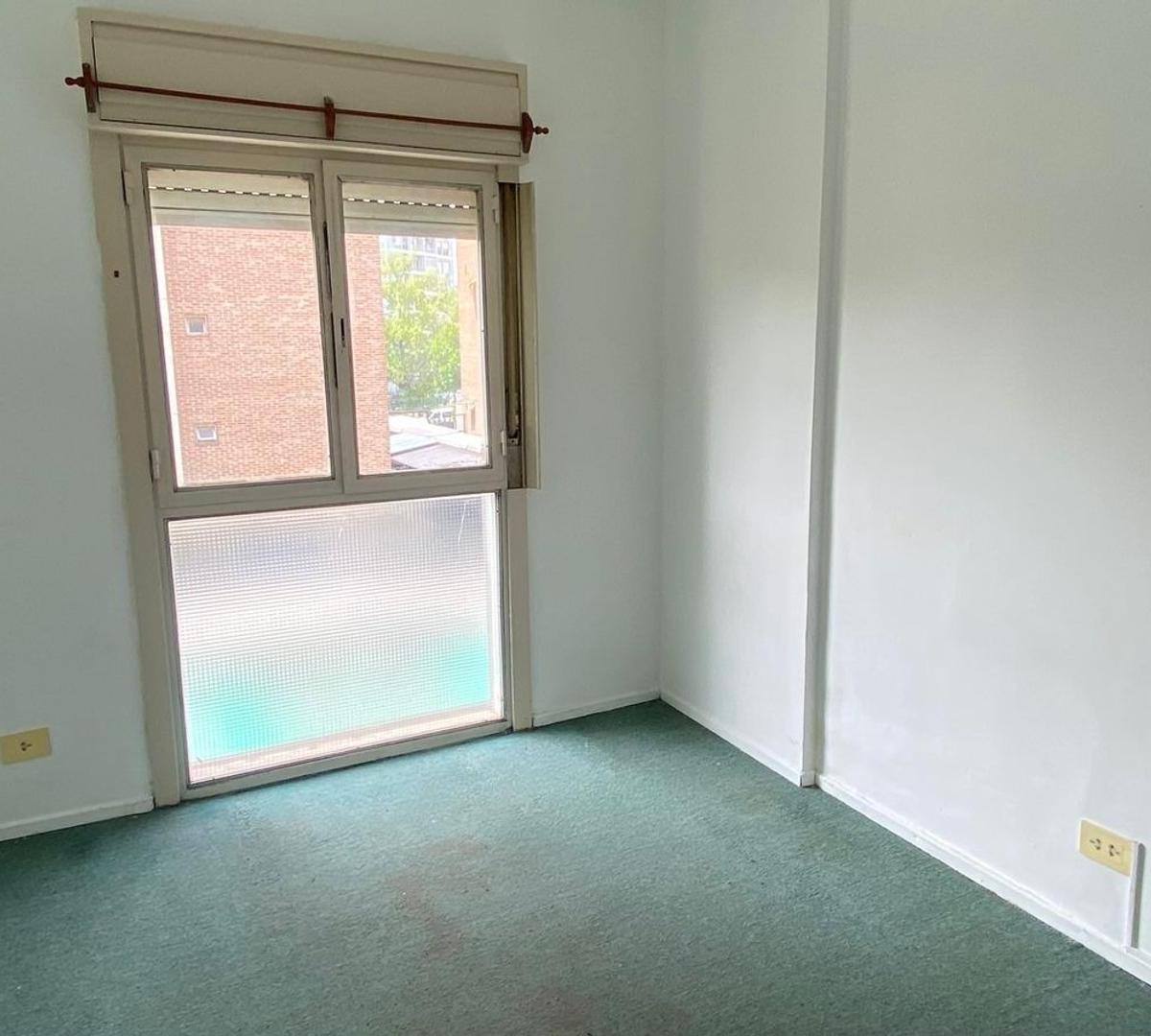 Venta 4 Ambientes en Parque, Bajas Expensas Muy Comodo 2