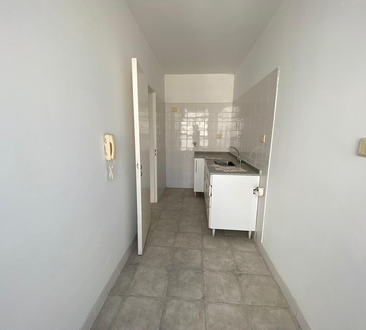 Foto de UN AMBIENTE AMPLIO NUEVO A ESTRENAR CON COCINA COMEDOR CON L, imagen 5