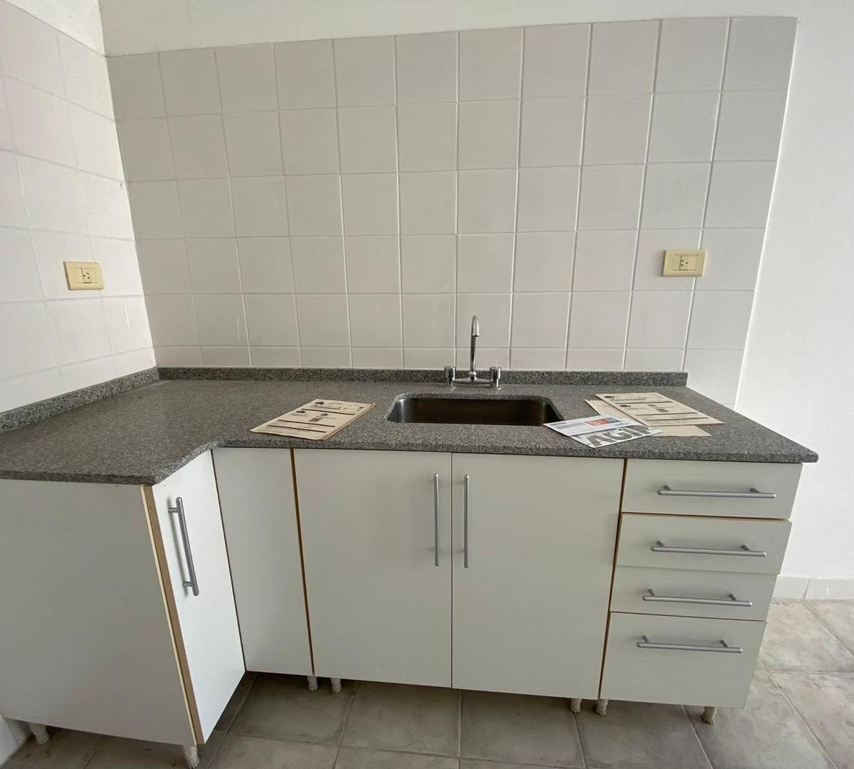 Foto de UN AMBIENTE AMPLIO NUEVO A ESTRENAR CON COCINA COMEDOR CON L, imagen 3