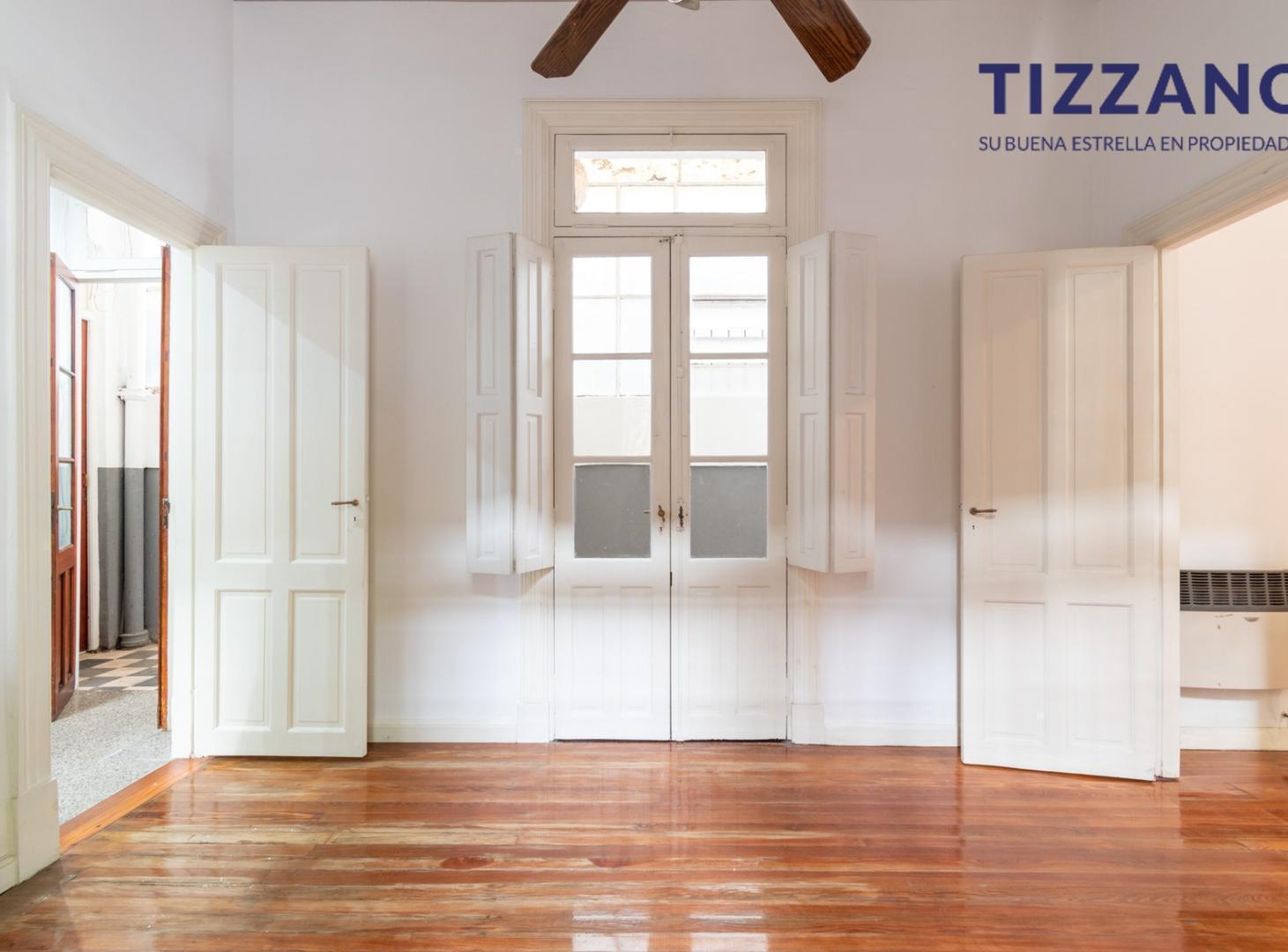 VENTA departamento 3 ambientes con patio San Telmo. PB