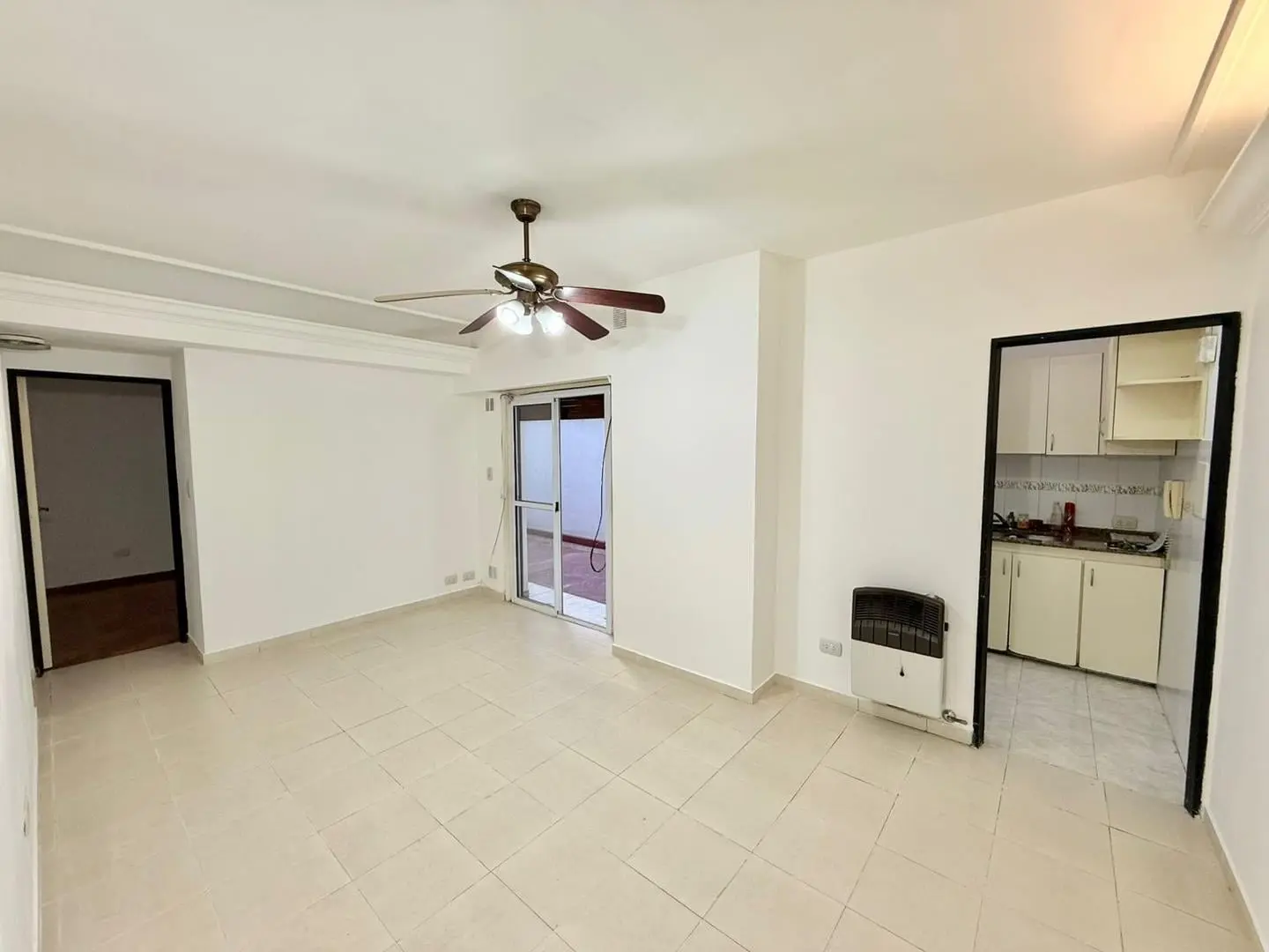VENTA despartamento 2 amb con patio Barracas primer piso 2