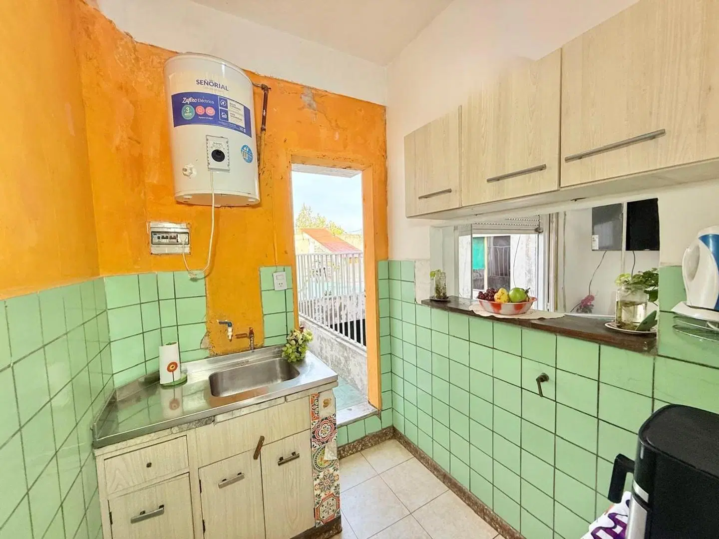 VENTA PH 3 AMBIENTES, SEGURO PISO POR ESCALERA LA BOCA 5