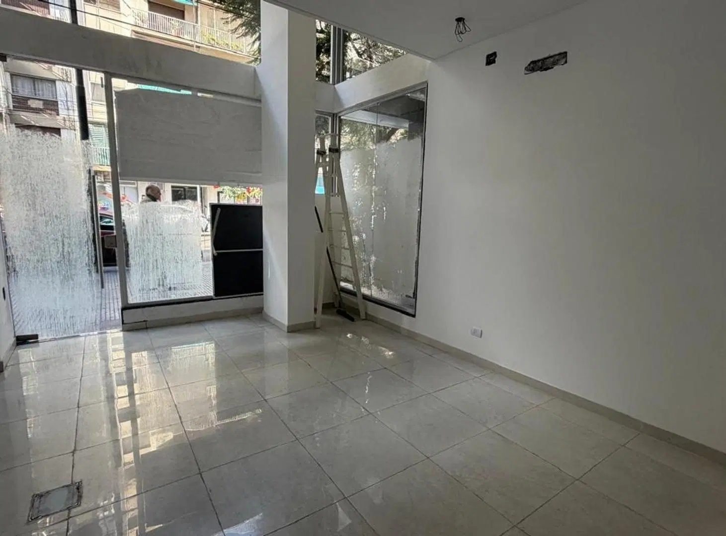ALQUILER local comercial Barracas. 5