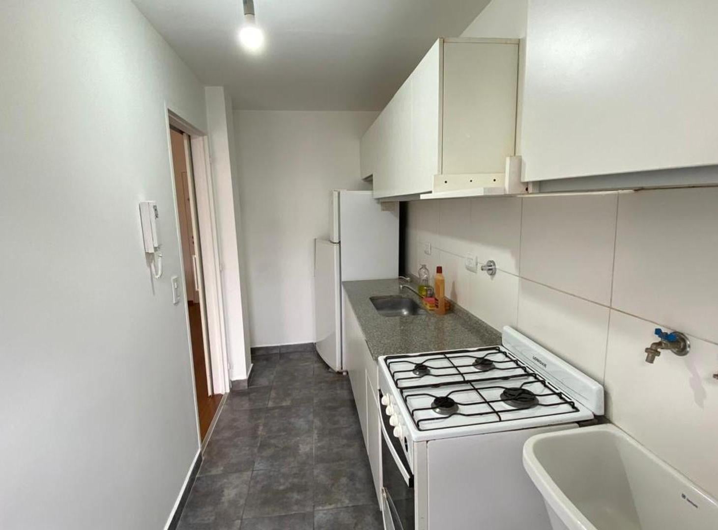 Foto de Alquiler monoambiente con patio, imagen 4