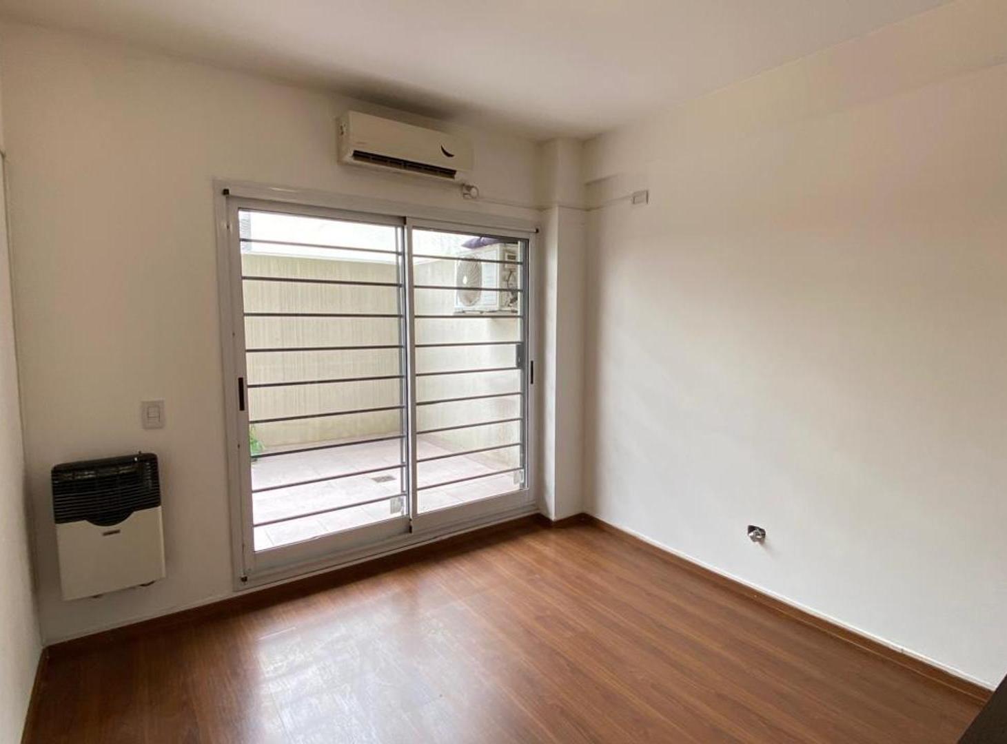 Foto de Alquiler monoambiente con patio, imagen 2