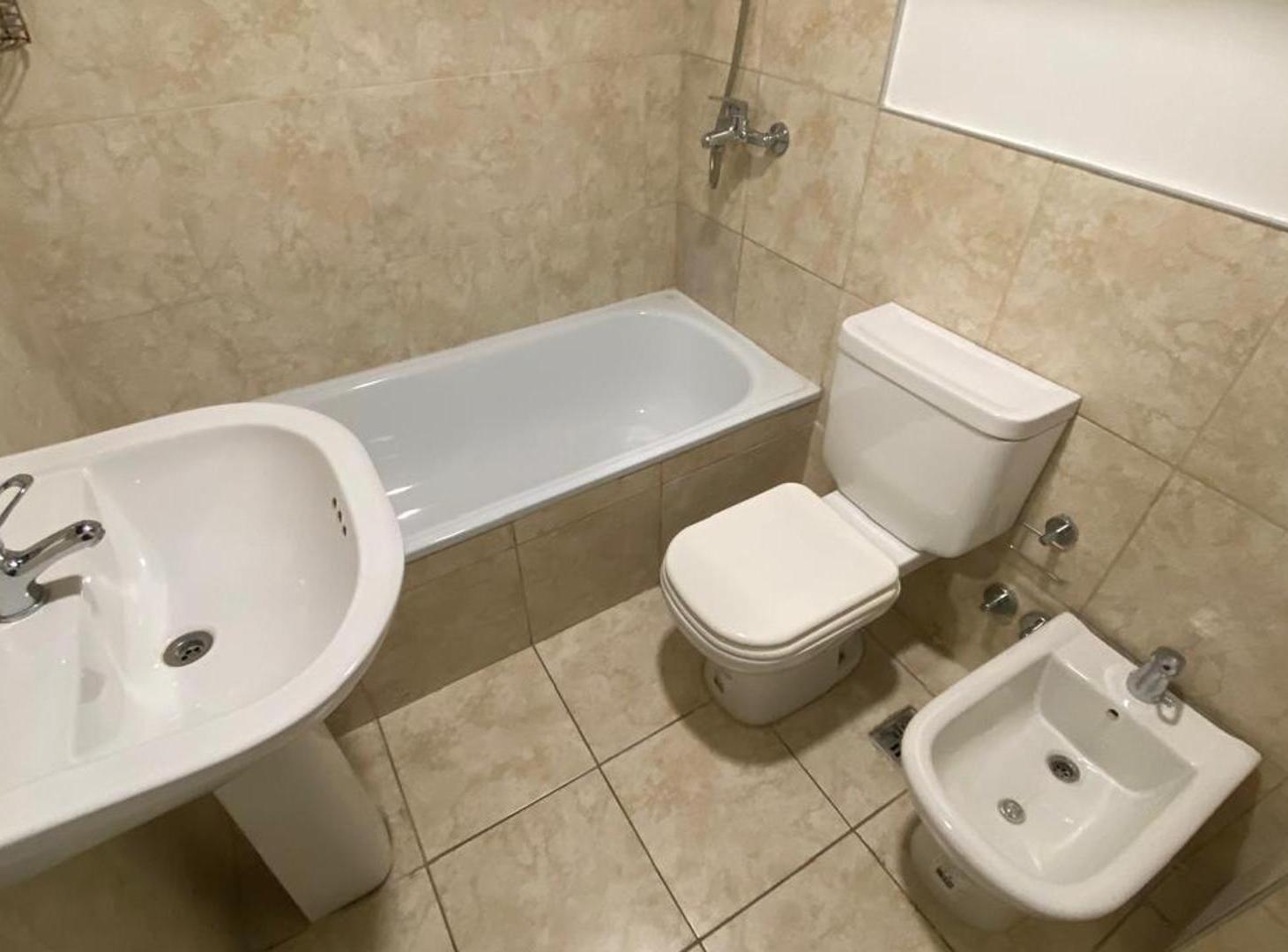 Foto de Alquiler monoambiente con patio, imagen 1