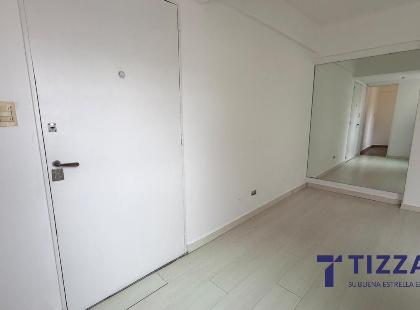 Foto de VENTA departamento 2 ambientes lateral. Barracas Apto Cred, imagen 1