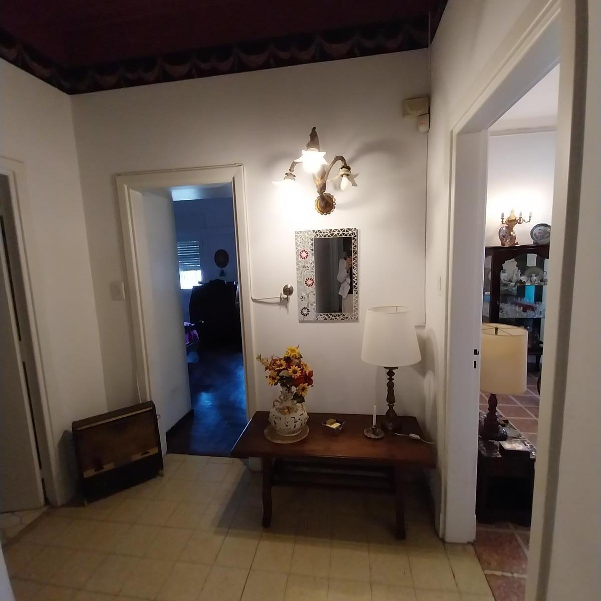 Gran Vivienda de Estilo, Cercano a Lomitas 2