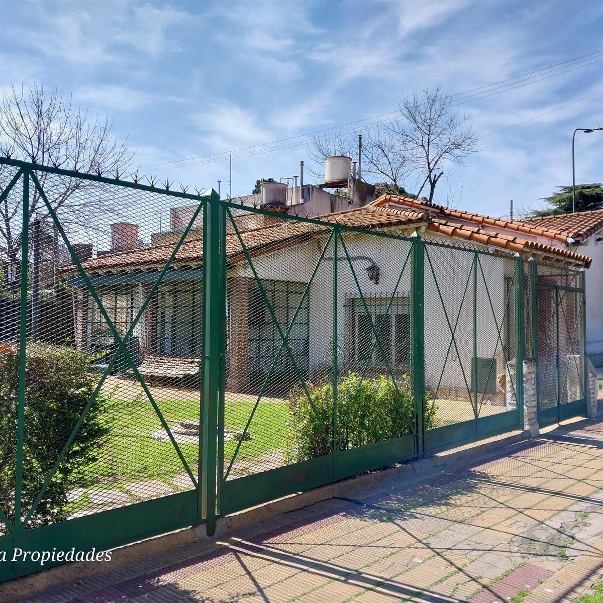 Gran Vivienda de Estilo, Cercano a Lomitas 5