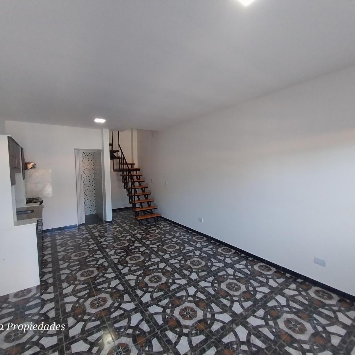 Foto de 3 AMBIENTES CON COCHERA/PATIO - OPORTUNIDAD!, imagen 3