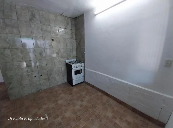 gran lote 400m2 con 3 dptos 4