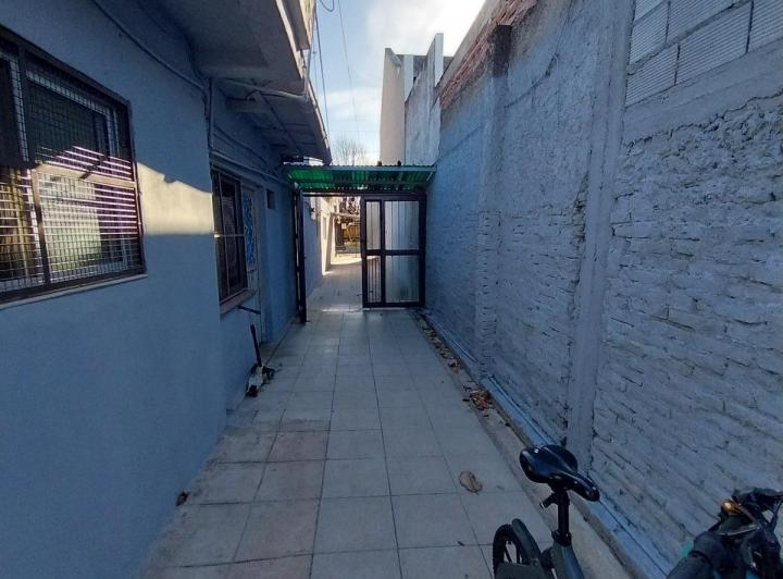 gran lote 400m2 con 3 dptos 2
