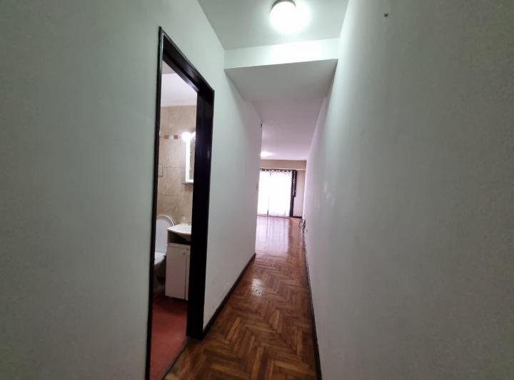 Departamento 2 amb. en centro de Lomas 5