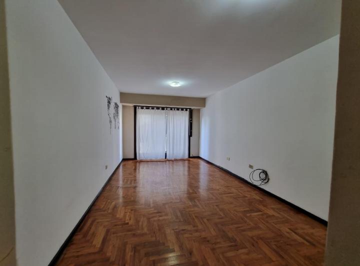 Departamento 2 amb. en centro de Lomas 3
