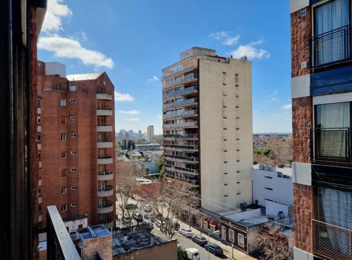 Departamento 2 amb. en centro de Lomas 4
