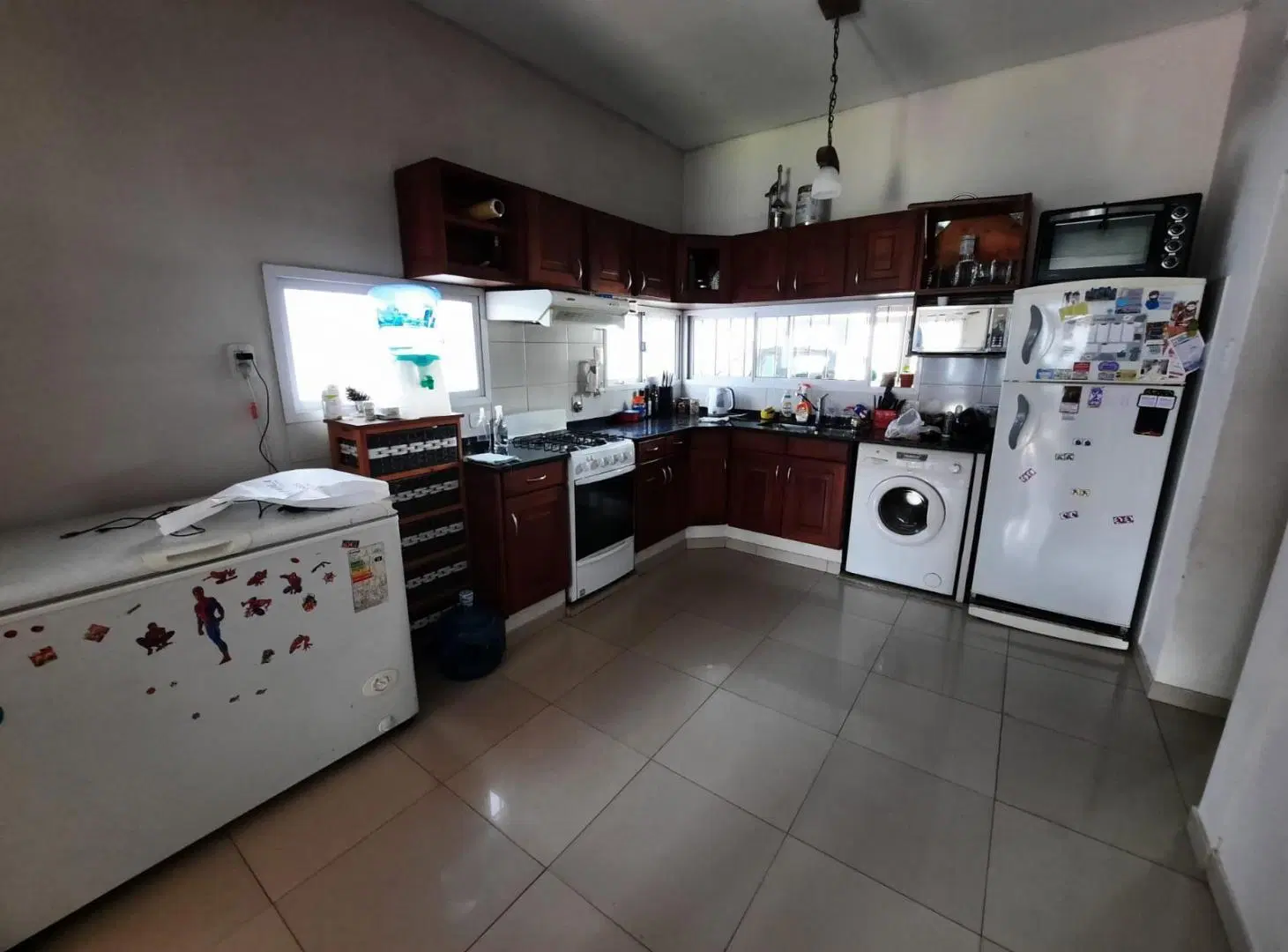 Casa con fondo y quincho 3