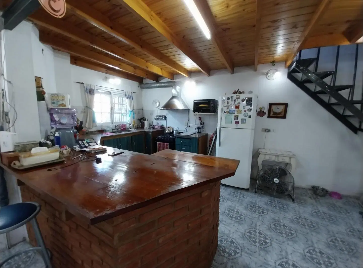 chalet sobre amplio lote con pileta y quincho 2