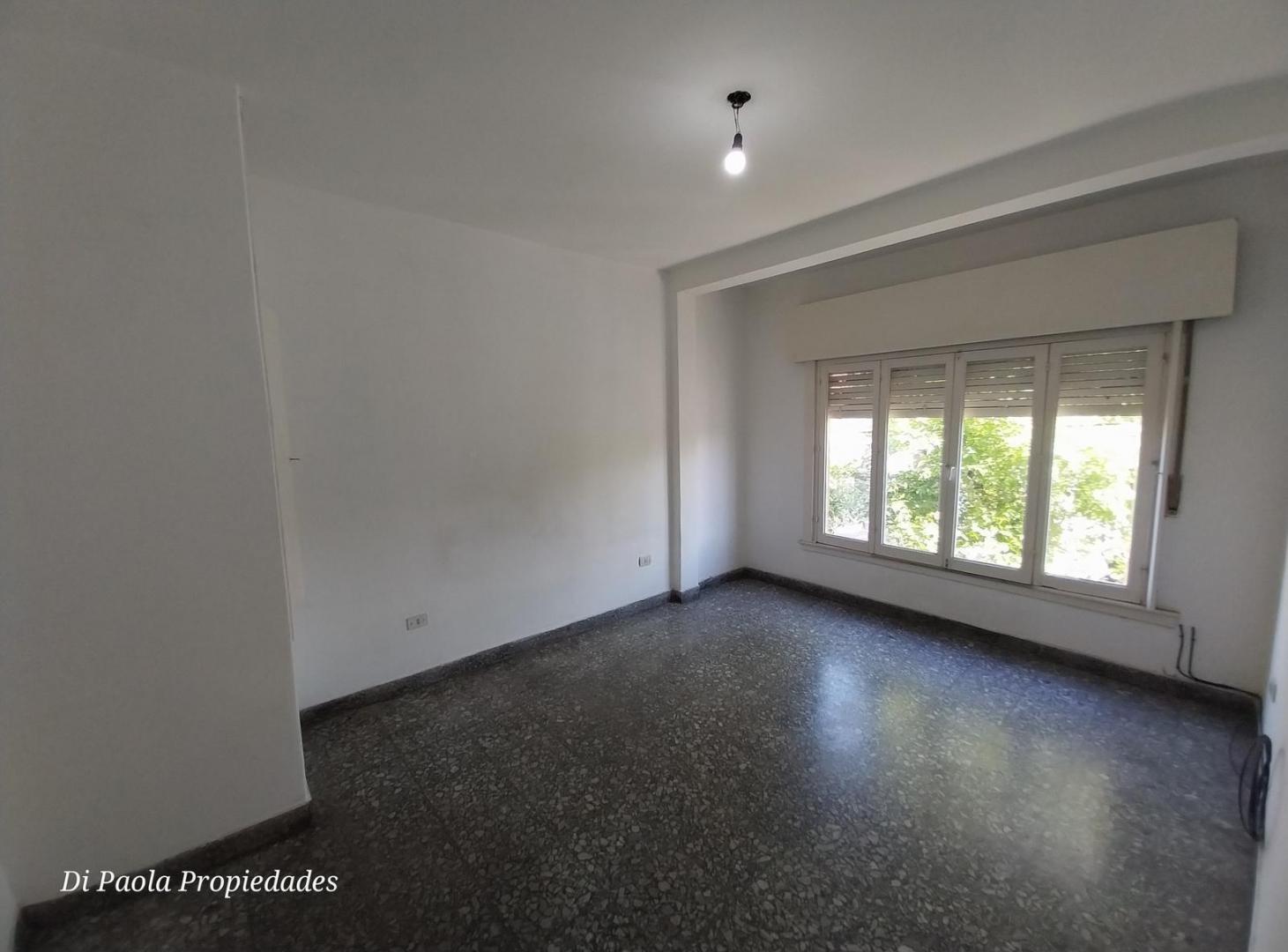 Foto de 3 ambientes moderno en planta alta, imagen 1