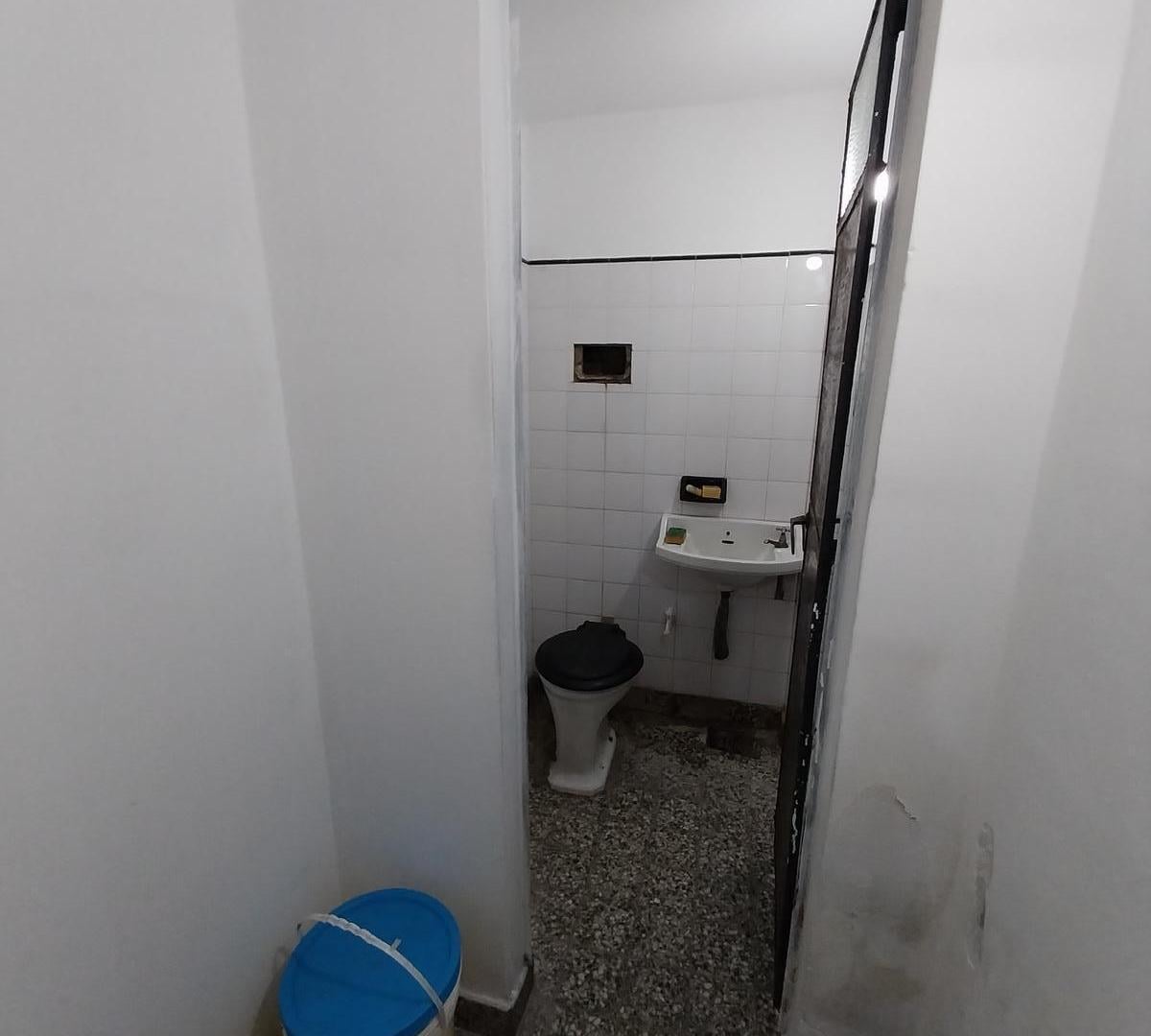 Foto de Local 80m2 sobre importante esquina, imagen 4
