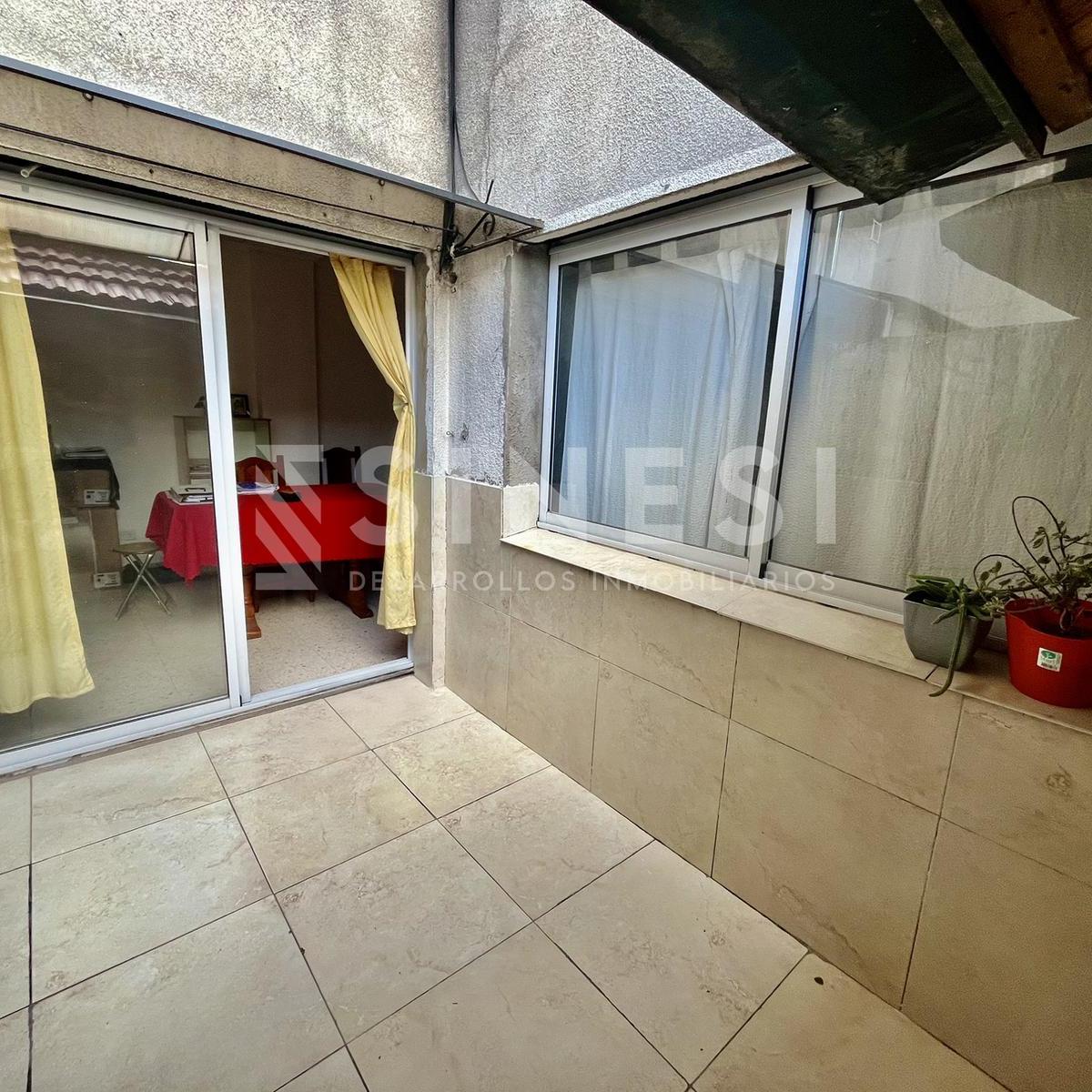 Depto. 2 Ambientes en Venta - Doble Patio - Frente a La Plaza 3