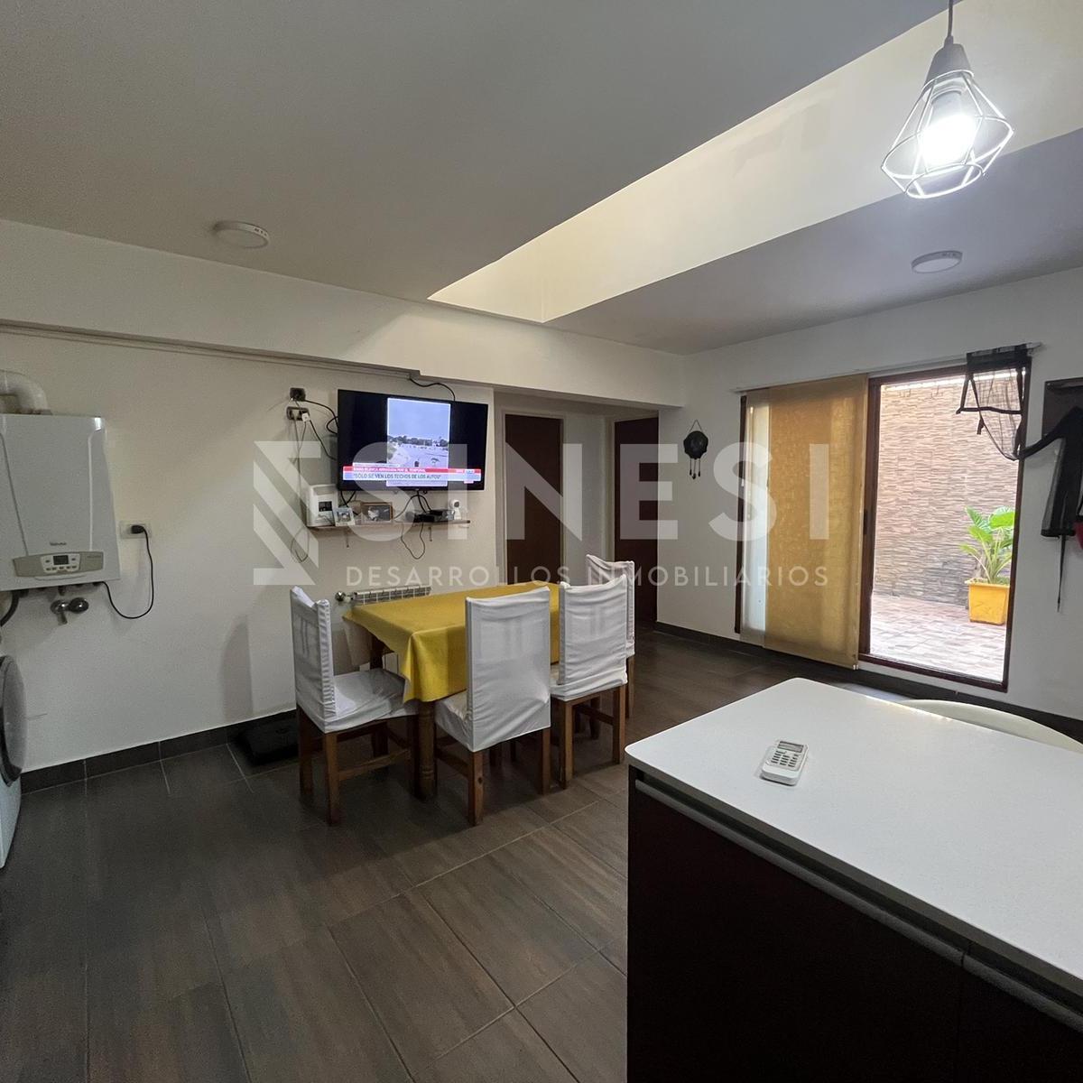 3 Amb. con Dependencia, Patio y Cochera - San Martin Centro 2