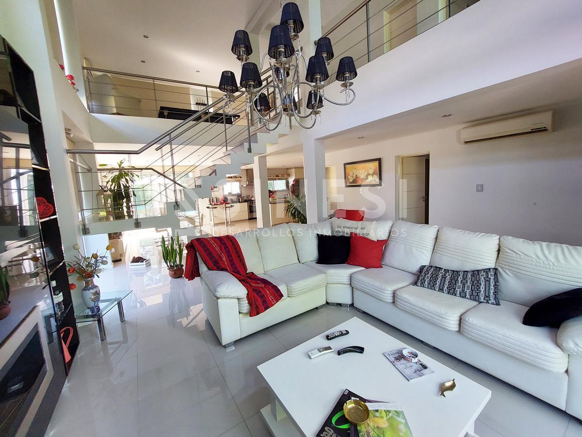 Foto de Casa 6 ambientes - 350m2 cubiertos - Los Jazmines - Pilar del Este, imagen 4