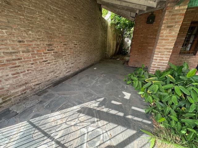 Casa Venta 6 Ambientes Dos Plantas con Jardín en Carapachay 3