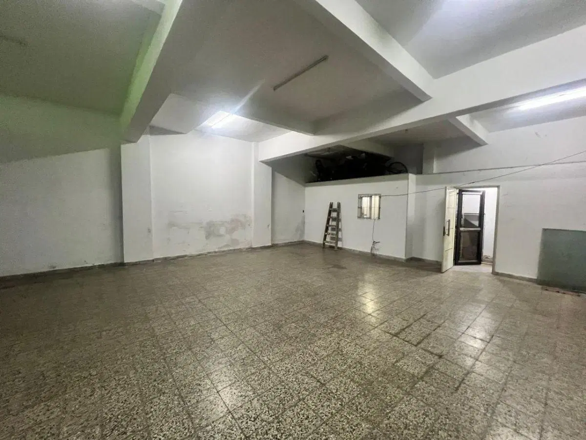 Local comercial de 90 m² en alquiler en Parque Chacabuco 3