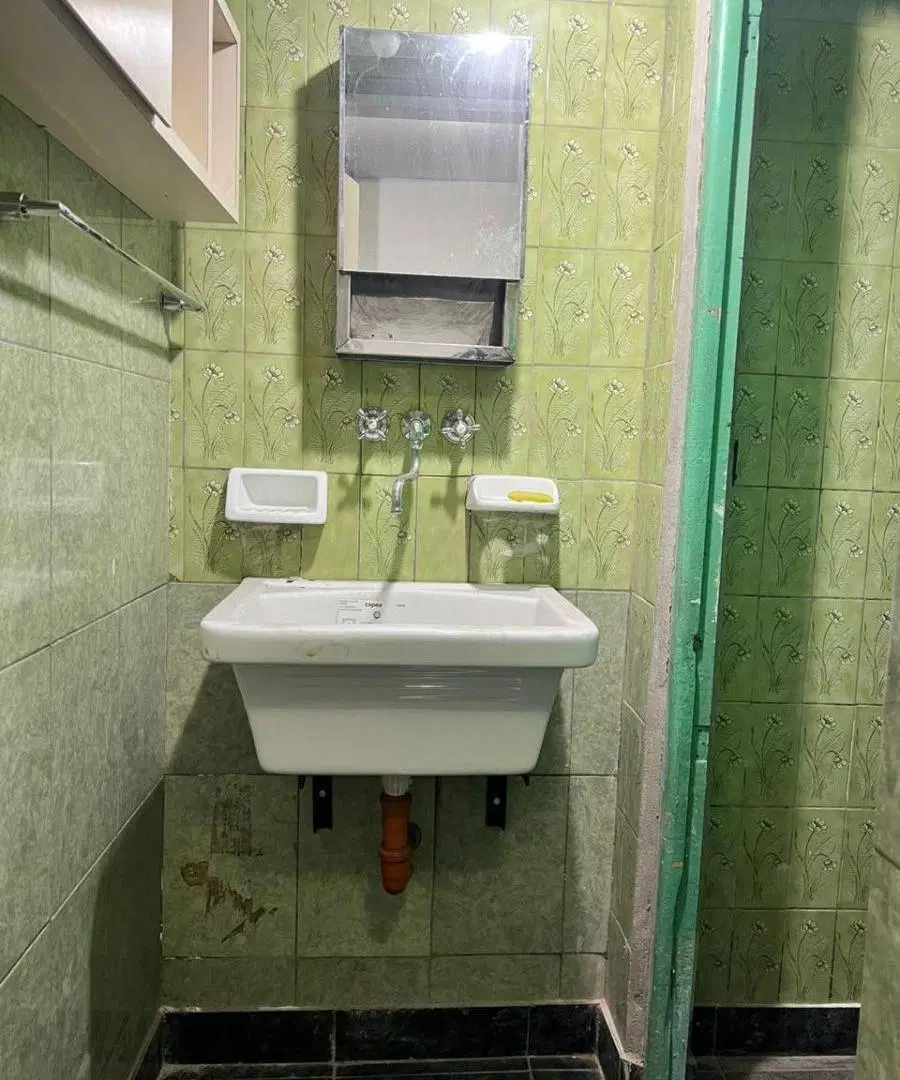 Local comercial de 90 m² en alquiler en Parque Chacabuco 4