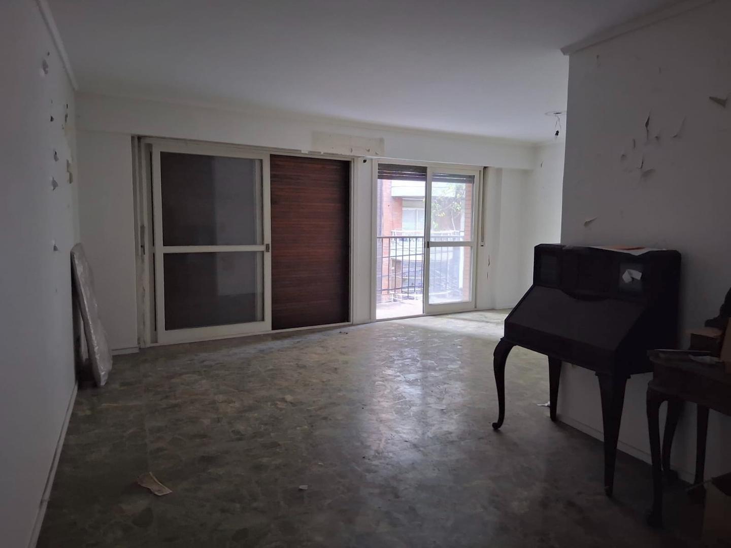 Foto de 3 AMBIENTES CON DEPENDENCIA - COCHERA - VENTA - PALERMO, imagen 3