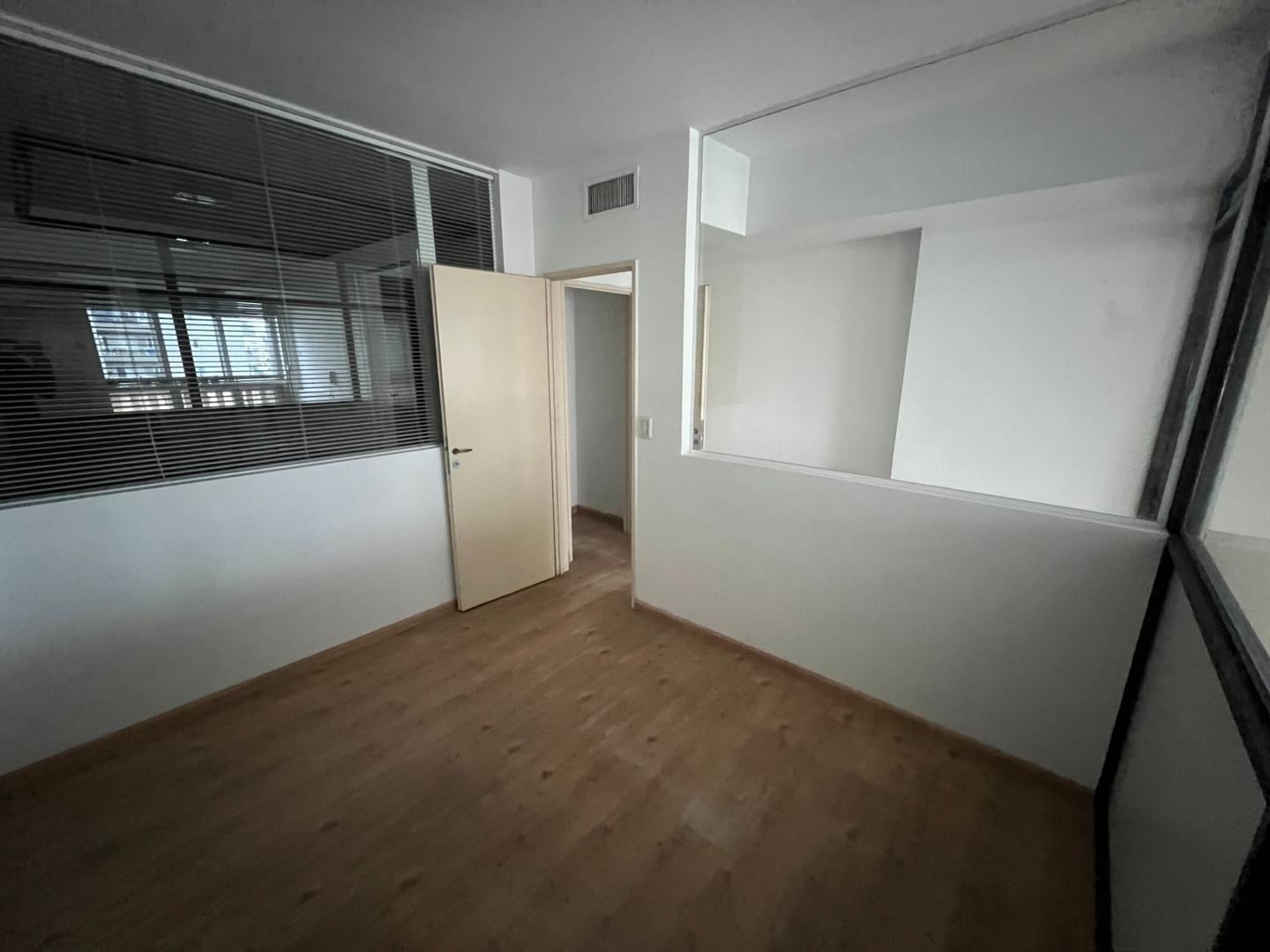 Foto de ALQUILER SOLO USO COMERCIAL- PROFSIONAL, imagen 5