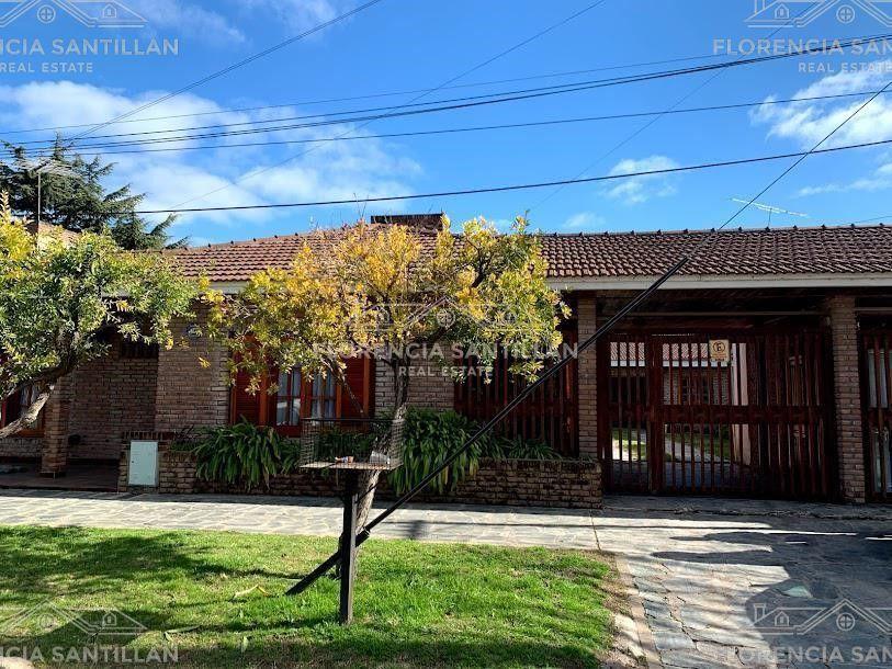 Casa de 5 Ambientes con Cochera en Venta Ubicado en Brandsen, G. B. a. Zona Sur 4