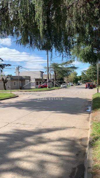 Casa de 5 Ambientes con Cochera en Venta Ubicado en Brandsen, G. B. a. Zona Sur 2