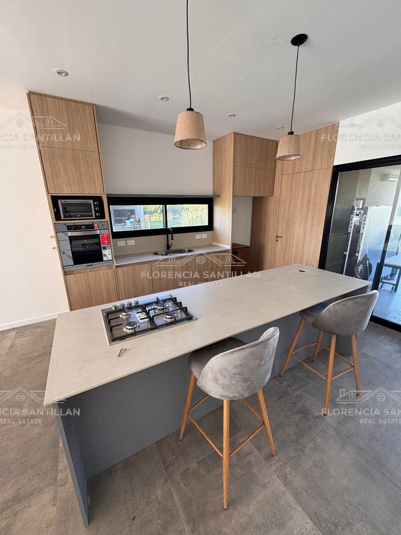 Foto de Casa Chalet en Alquiler en Santa Clara al Sur, San Vicente, G.B.A. Zona, imagen 1