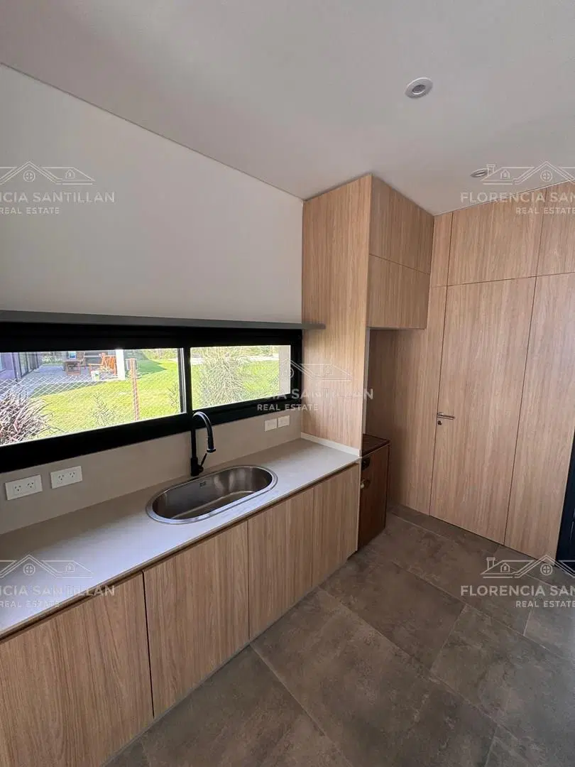 Casa Chalet  en Alquiler en Santa Clara al Sur, San Vicente, G.B.A. Zona Sur 4