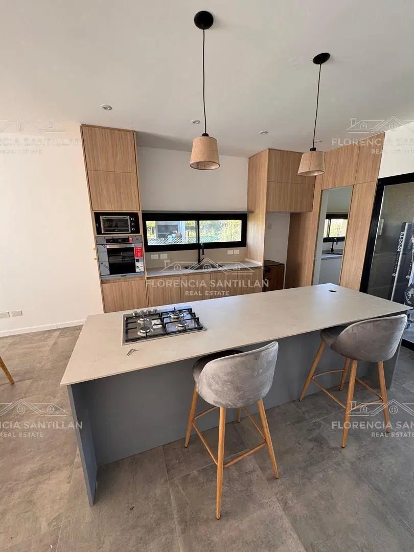 Casa Chalet  en Alquiler en Santa Clara al Sur, San Vicente, G.B.A. Zona Sur 2