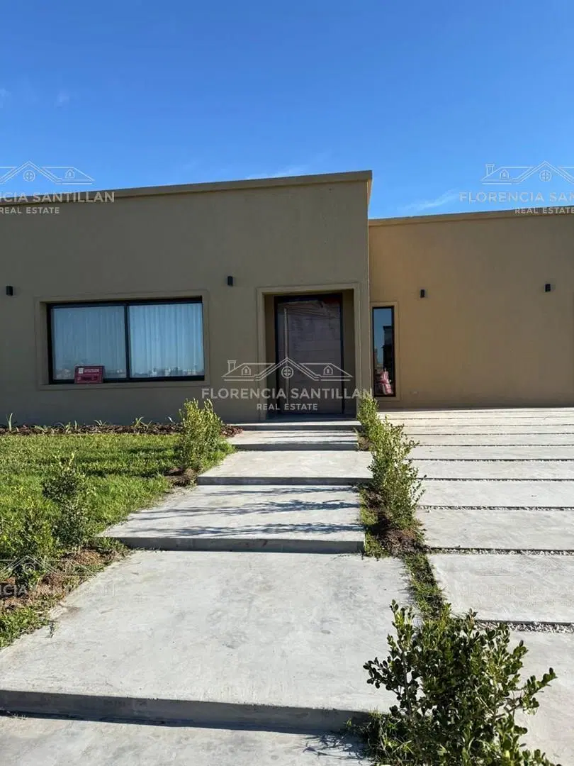 Casa Chalet  de 4 ambientes con cochera en Venta en Santa Clara al Sur, San Vicente, G.B.A. Zona Sur 4