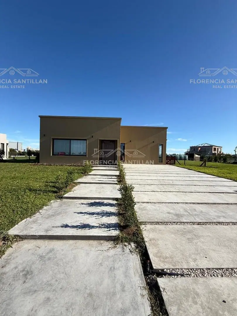 Casa Chalet  de 4 ambientes con cochera en Venta en Santa Clara al Sur, San Vicente, G.B.A. Zona Sur 2