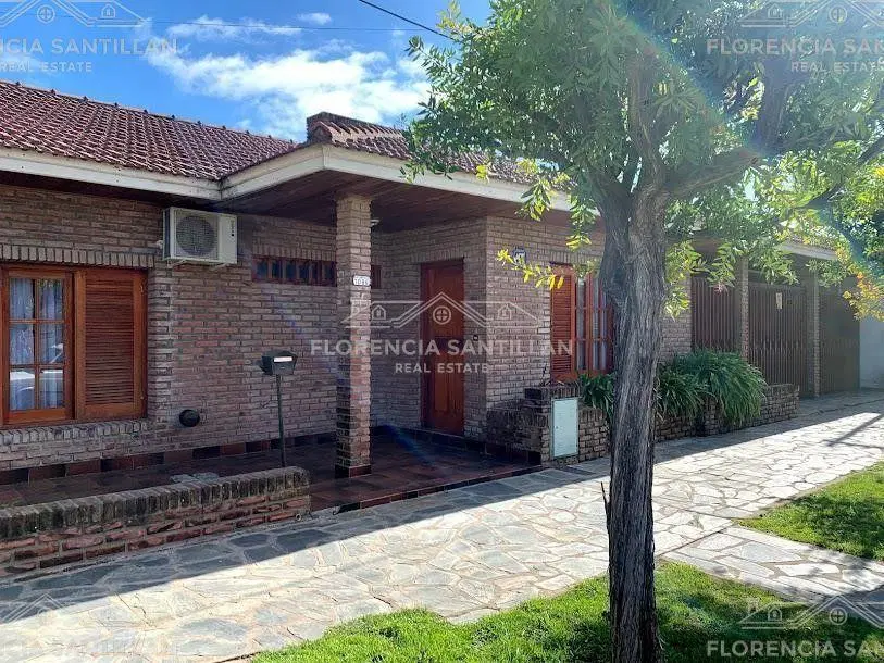 Casa de 5 ambientes con cochera en Venta ubicado en Brandsen,  G.B.A. Zona Sur 5